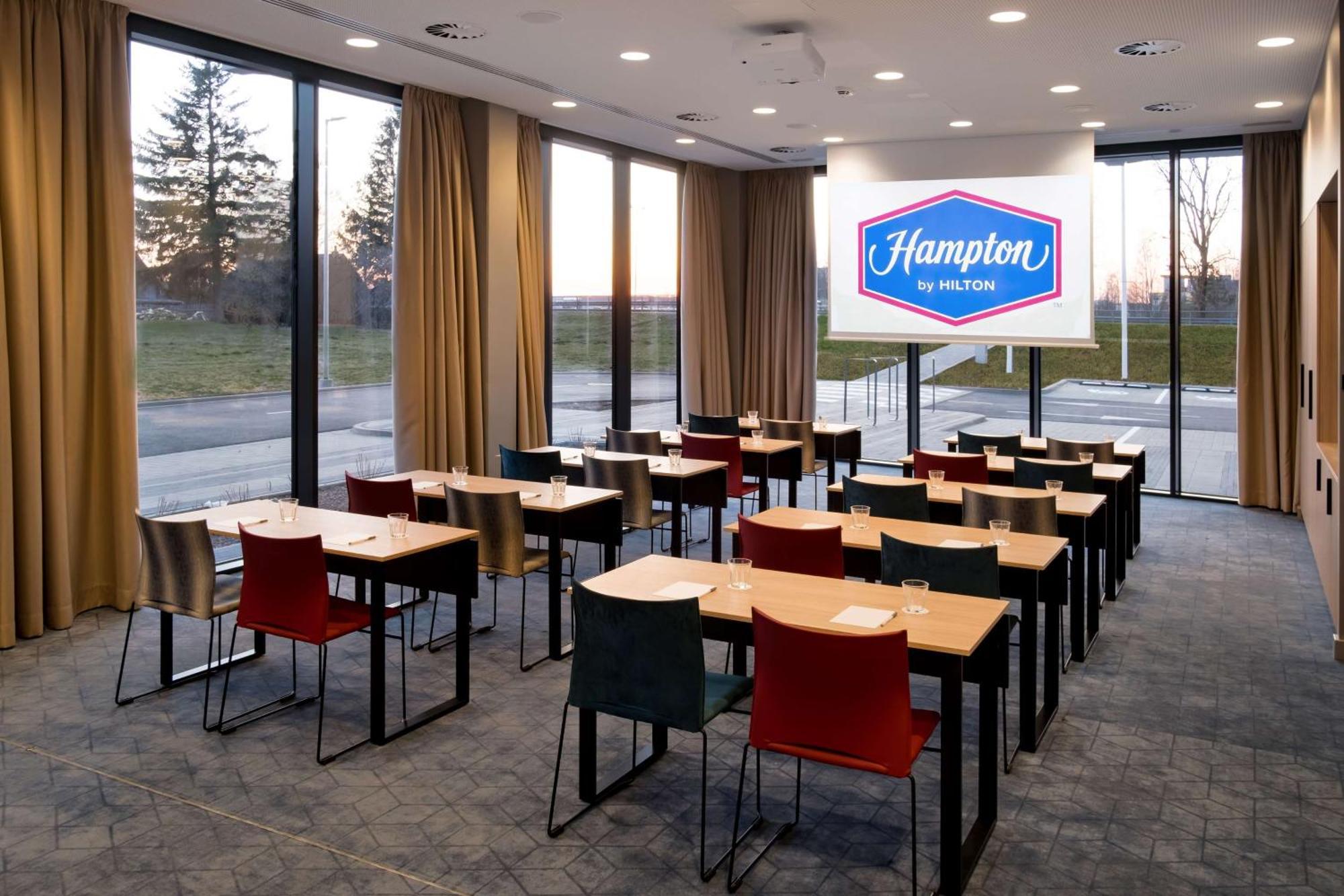 Hotel Hampton By Hilton Riga Airport Zewnętrze zdjęcie