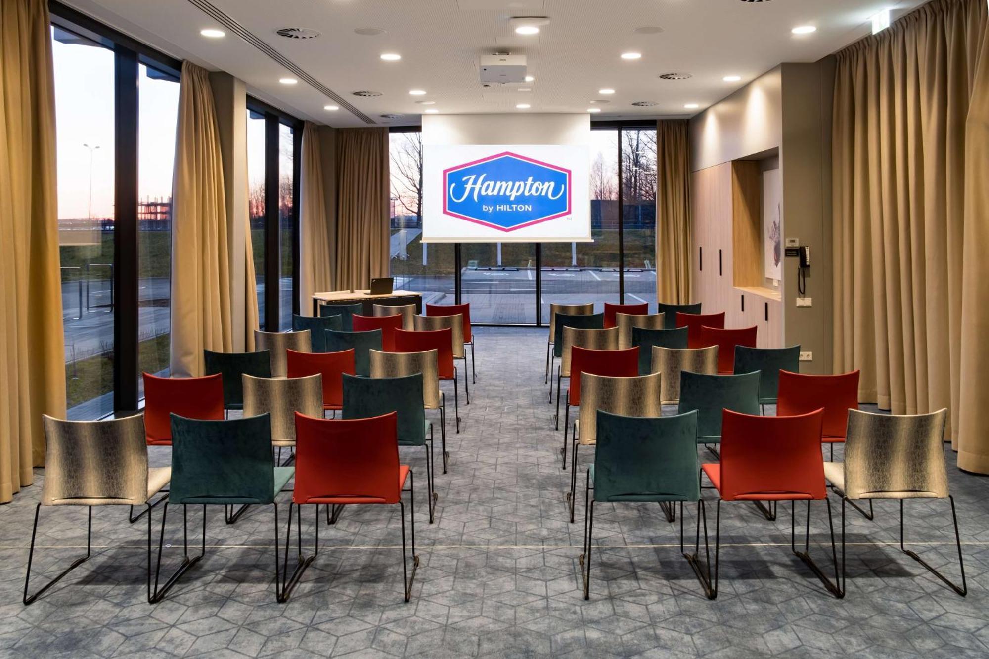 Hotel Hampton By Hilton Riga Airport Mārupe Zewnętrze zdjęcie